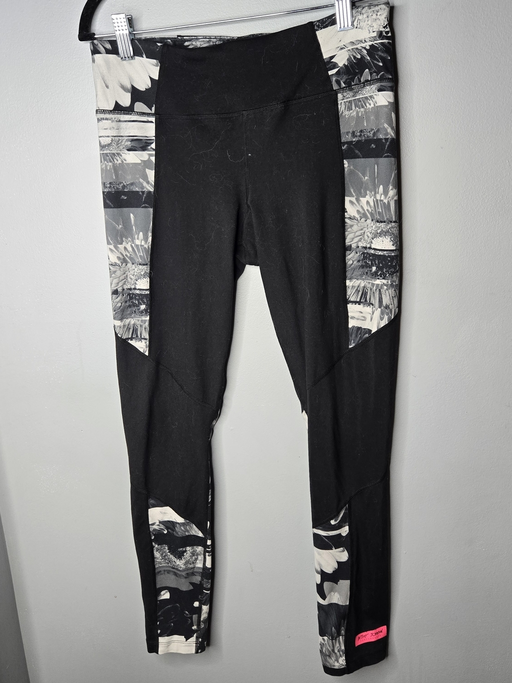 Betsey Johnson Performance Black Floral Colorblock High Rise Leggings
